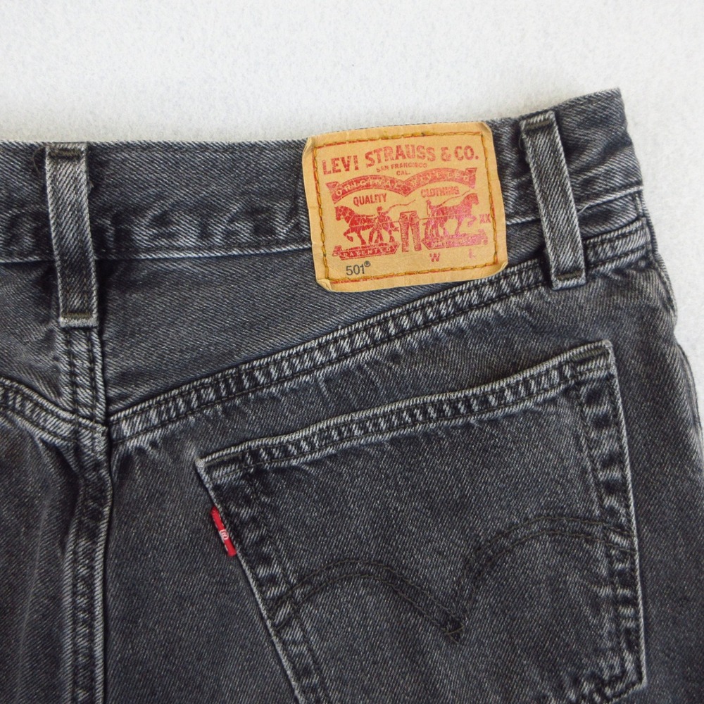 Levi's 501 Shorts Women W27 Black Denim Cut Off Frayed Hem Button Fly - Picture 5 of 10
